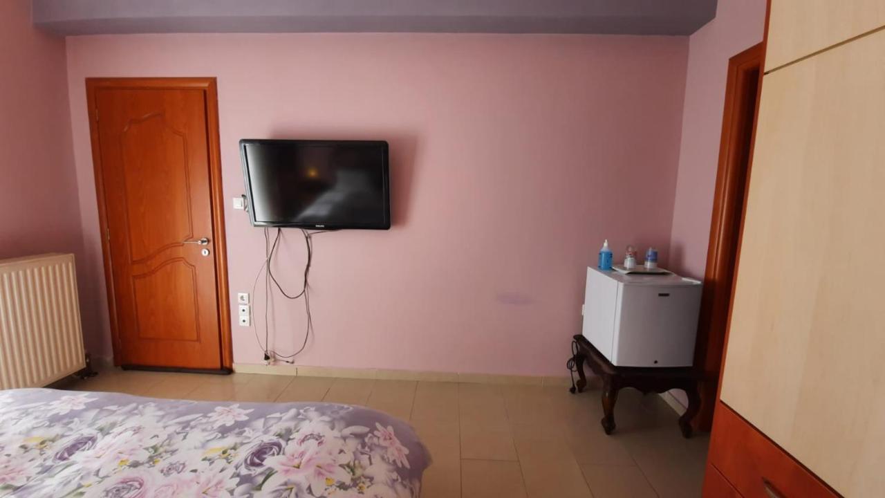 Ioannis - Room With Balcony Near Limnopula Gavrolimni Exterior foto